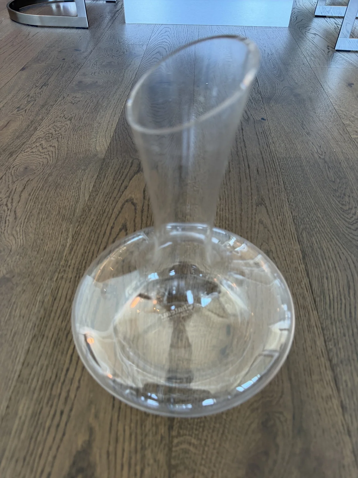 Le Chateau Wine Decanter overall view